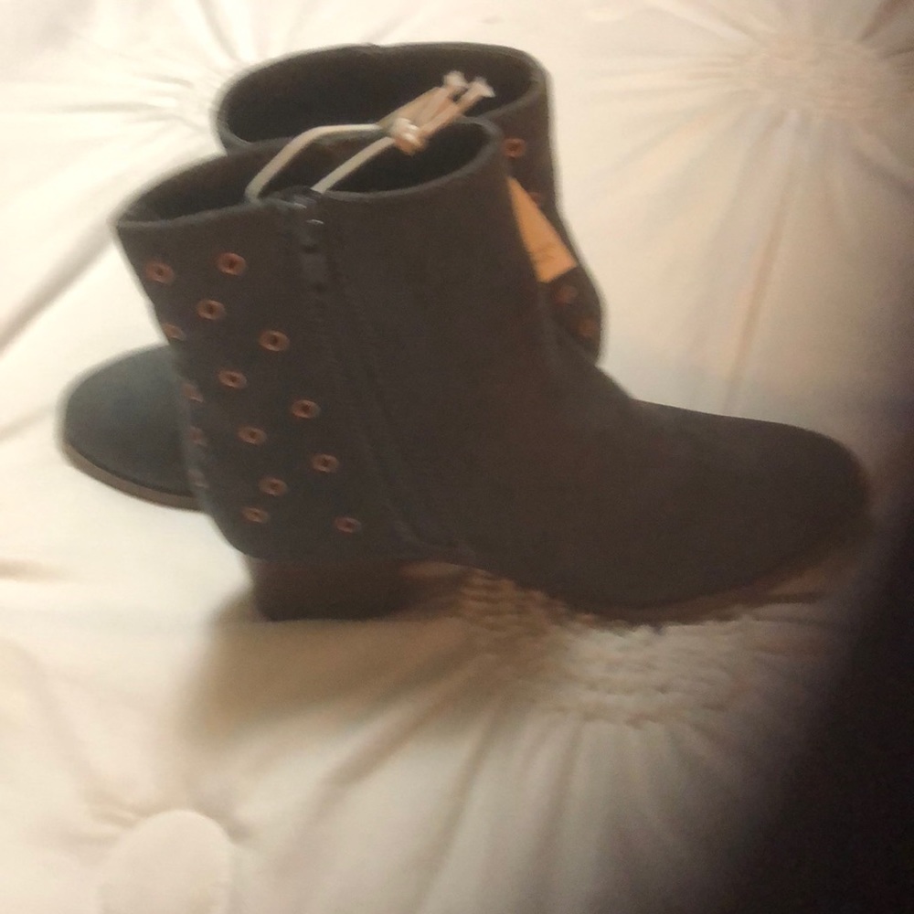 Girls size 1 gray half boots